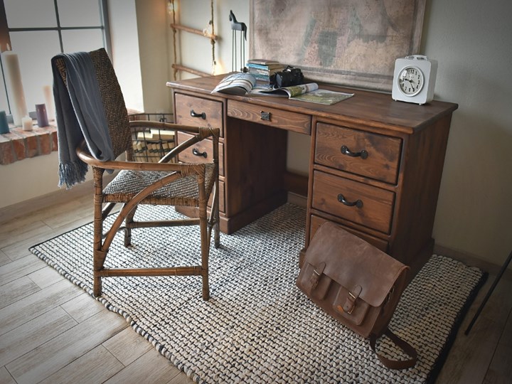 Biurko drewniane sosnowe woskowane Rustyk Biurko tradycyjne Drewno Głębokość 152 cm Szerokość 152 cm Kolor Brązowy Sosna Styl Vintage