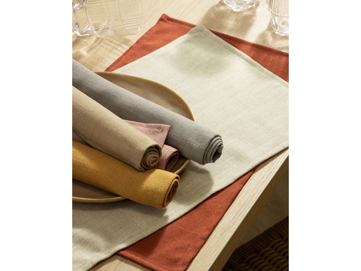 Zestaw czterech podkładek na stół Samay 50x30 cm kasztanowe Kolor Brązowy Podkładka pod talerz Kategoria Podkładki kuchenne