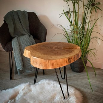 TIN stolik kawowy, plaster drewna na stalowych nogach, polski design
