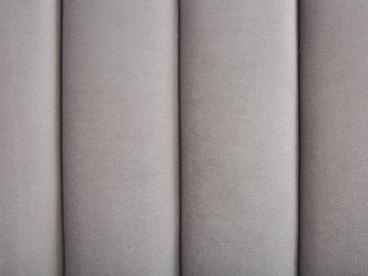 Beliani Łóżko niebieskie welurowe 140 x 200 cm tapicerowane z pojemnikiem dekoracyjne wezgłowie stelaż metalowe czarne nogi Łóżko metalowe Łóżko pikowane Łóżko tapicerowane Rozmiar materaca 160x200 cm Styl Nowoczesny