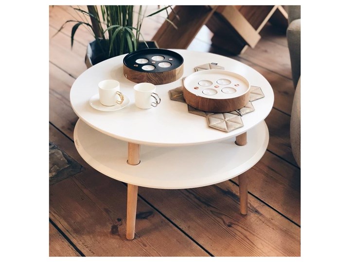 UFO niski stolik kawowy w stylu vintage, polski design Szerokość 75 cm Rodzaj nóg Proste Wysokość 35 cm Płyta MDF Długość 75 cm Kategoria Stoliki i ławy