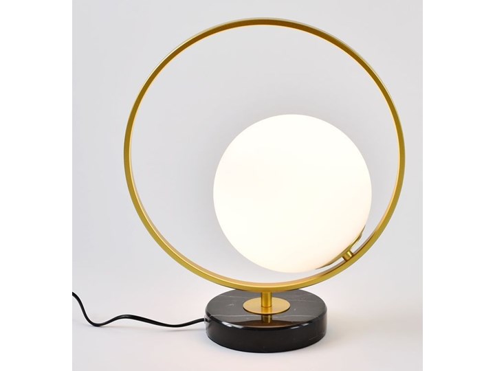 Złota lampa Bella z marmurową podstawą w stylu glamour Lampa z kloszem Szkło Styl Nowoczesny Lampa biurkowa Kolor Złoty