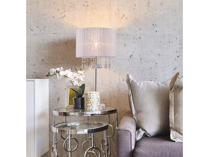 SELSEY Lampka nocna Bennett biała Tkanina Lampa dekoracyjna Wysokość 55 cm Kolor Biały Lampa nocna Szkło Metal Lampa z kloszem Styl Glamour