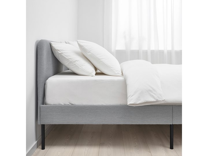 IKEA SLATTUM / KULLEN Zestaw mebli do sypialni 4 szt, Knisa jasnoszary/biały, 140x200 cm Pomieszczenie Sypialnia Kategoria Zestawy mebli do sypialni