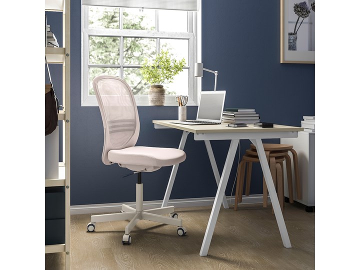 IKEA TROTTEN / FLINTAN Kombinacja biurko/szafka, i krzesło obrotowe biały/beżowy Kategoria Zestawy mebli do sypialni