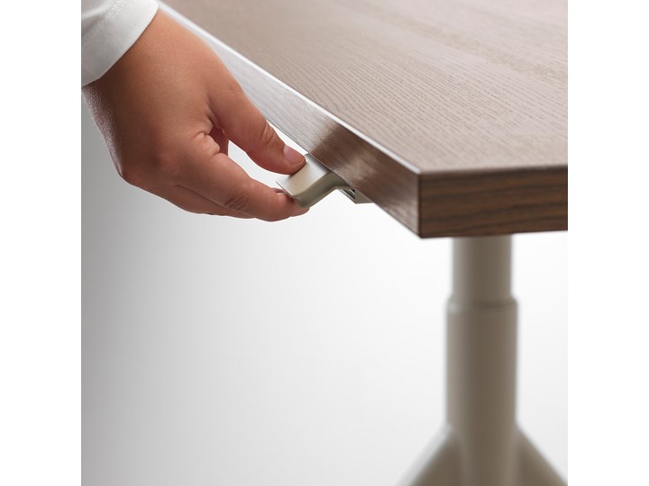 IKEA IDÅSEN / GRUPPSPEL Biurko i krzesło, brązowy/beżowy, 120x70 cm Kategoria Zestawy mebli do sypialni Kolor Biały