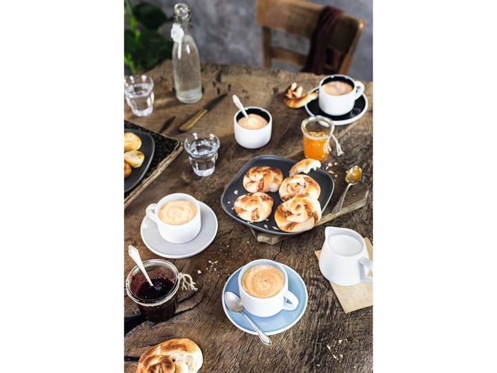 Antracytowo-biała filiżanka do espresso ze spodkiem Maxwell & Williams Tint, 100 ml Porcelana Filiżanka ze spodkiem Kategoria Filiżanki