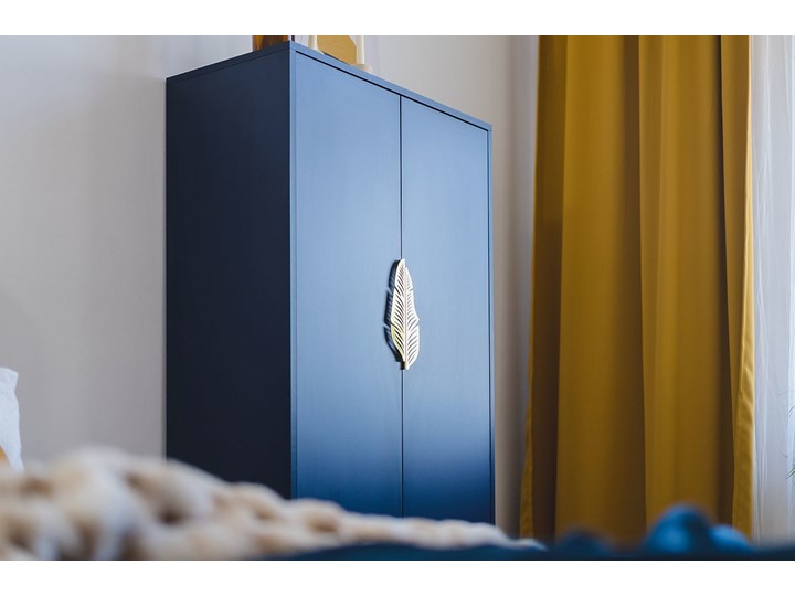 Wysoka granatowa komoda ze złotymi dodatkami Skandica MERLIN Głębokość 40 cm Styl Nowoczesny Wysokość 160 cm Płyta MDF Kategoria Komody