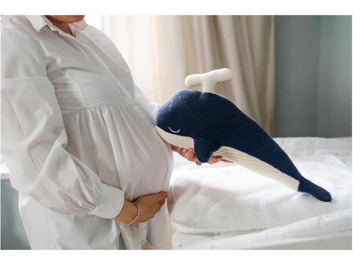Niebiesko-biała przytulanka Kindsgut Whale Kategoria Maskotki i pluszaki