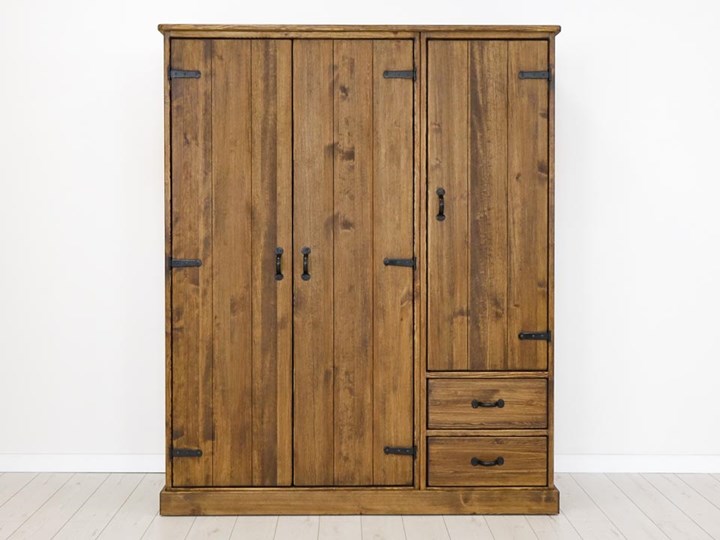 Szafa drewniana trzydrzwiowa Rustyk Wysokość 190 cm Pomieszczenie Garderoba Stal Głębokość 60 cm Metal Szerokość 155 cm Drewno Styl Rustykalny