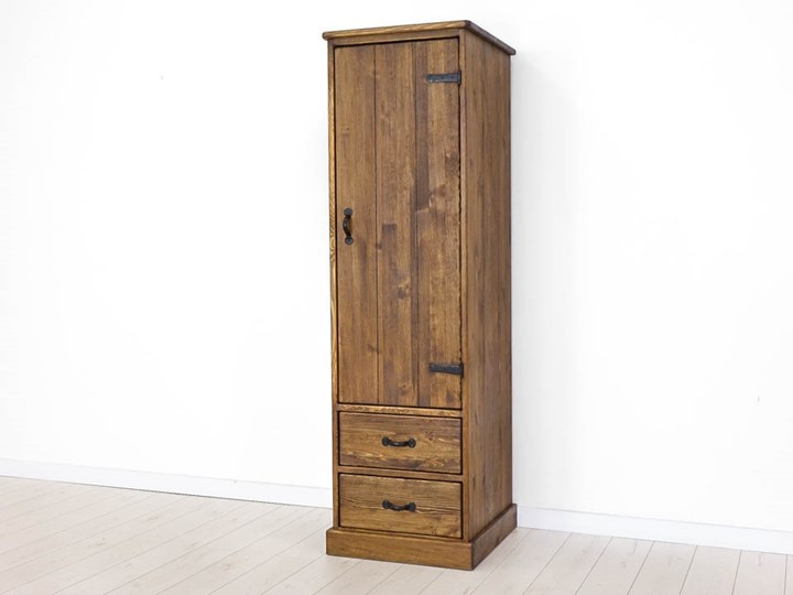 Szafa drewniana jednodrzwiowa Rustyk Drewno Wysokość 190 cm Głębokość 60 cm Szerokość 57 cm Kolor Brązowy