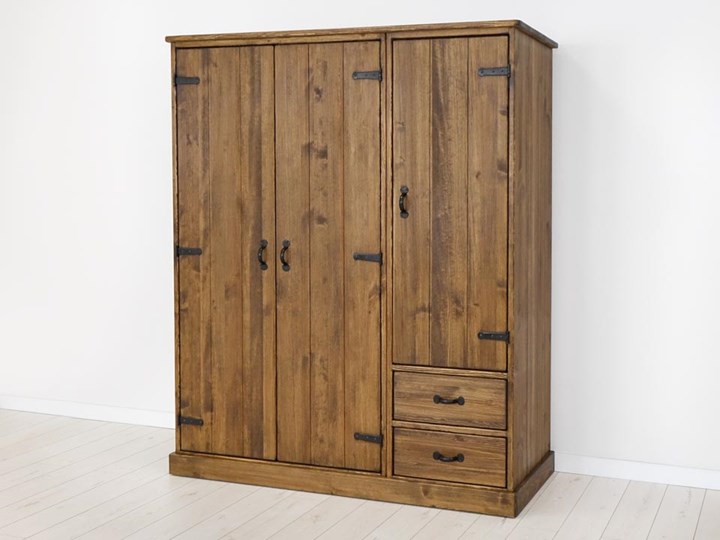 Szafa drewniana trzydrzwiowa Rustyk Głębokość 60 cm Drewno Stal Wysokość 190 cm Metal Szerokość 155 cm Ilość drzwi Trzydrzwiowe
