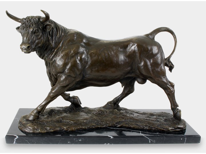 Atakujący Byk Rzeźba z Brązu Kategoria Figury i rzeźby Zwierzęta Marmur Kolor Brązowy