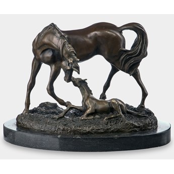 Konie Narodziny Źrebaka Rzeźba z Brązu