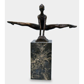 Gimnastyczka w Szpagacie Minimalistyczna Rzeźba Brązu