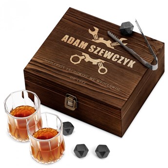 Kamienie do whisky kostki ze szklankami w drewnianym pudełku z
