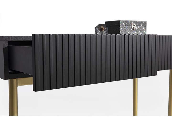 BOGART. Nowoczesna konsola/toaletka Nicole czarny mat / złote nóżki Z szufladą Wysokość 82 cm Stal nierdzewna Płyta MDF Z półką Wysokość 67 cm Głębokość 37 cm Z samym blatem Szerokość 100 cm Metal Pomieszczenie Garderoba
