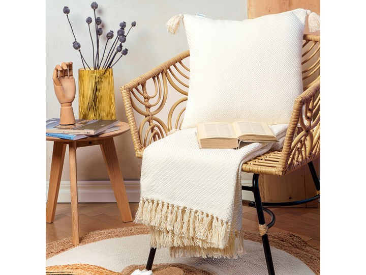 Krzesło BOKKA plecione 62x60 cm - Homla Tworzywo sztuczne Typ Z podłokietnikiem Rattan Metal Kategoria Krzesła kuchenne