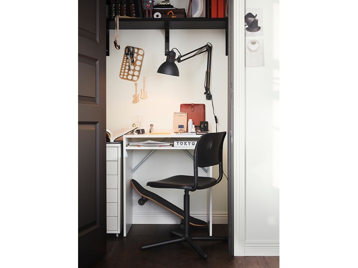 IKEA TORALD / SMÄLLEN Biurko i krzesło, biały/czarny Kategoria Zestawy mebli do sypialni