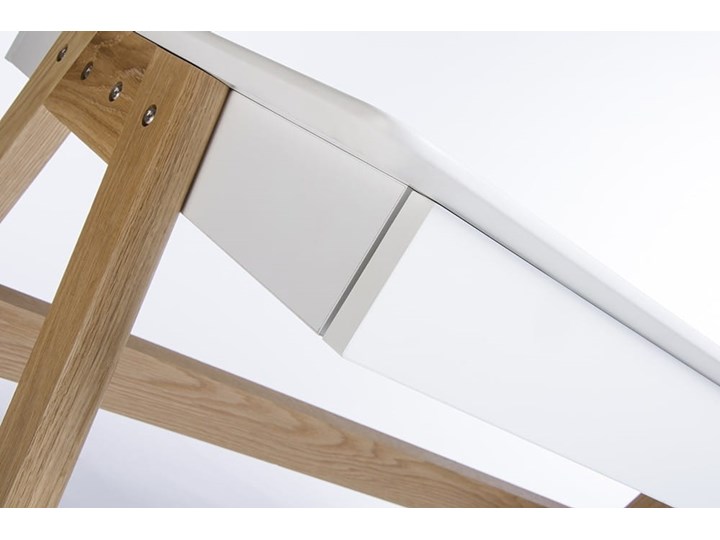 Biurko RIVA (Scandic) białe - blat MDF, podstawa dębowa Głębokość 70 cm Kolor Biały Płyta MDF Kategoria Biurka