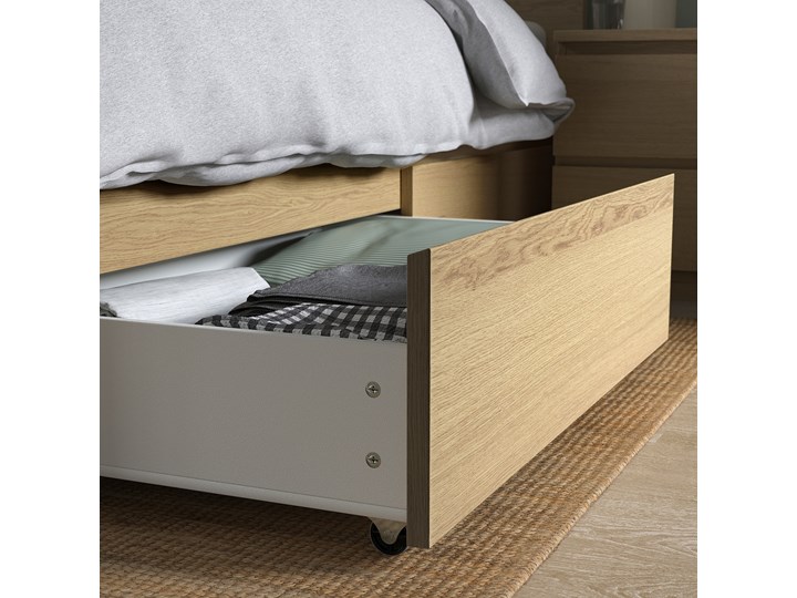 IKEA MALM Rama łóżka z 2 pojemnikami, Okleina dębowa bejcowana na biało, 120x200 cm Łóżko drewniane Drewno Kolor Beżowy