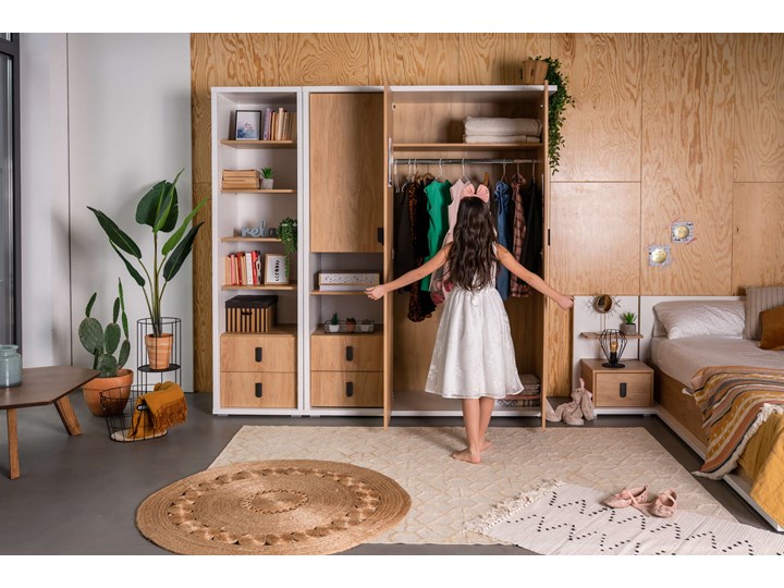 Stolik nocny SIMI MS-08 biały / hikora naturalna Wysokość 70 cm Głębokość 45 cm Płyta MDF Styl Nowoczesny Płyta meblowa Szerokość 43 cm Płyta laminowana Kategoria Szafki nocne