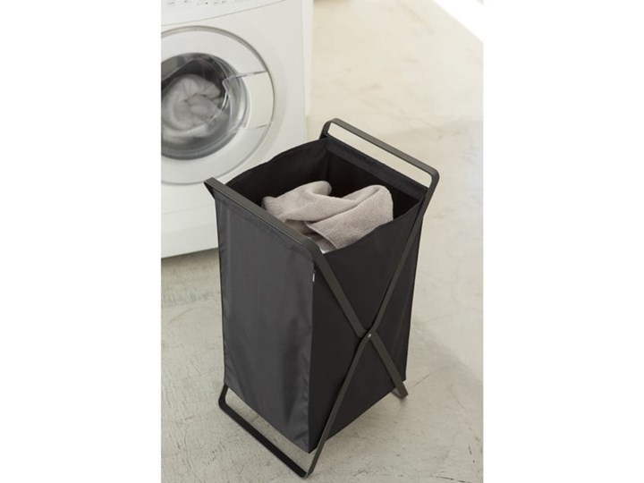 Czarny składany kosz na pranie YAMAZAKI Tower Laundry Kategoria