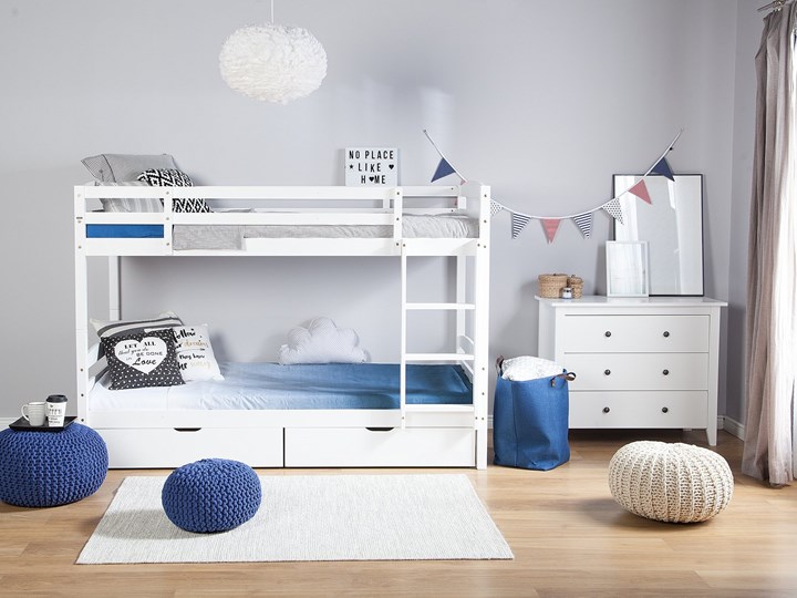 Łóżko dziecięce piętrowe białe drewniane z drabinką 90 x 200 cm Skandynawski design Łóżko piętrowe Kolor Biały Drewno Kategoria Łóżka dla dzieci