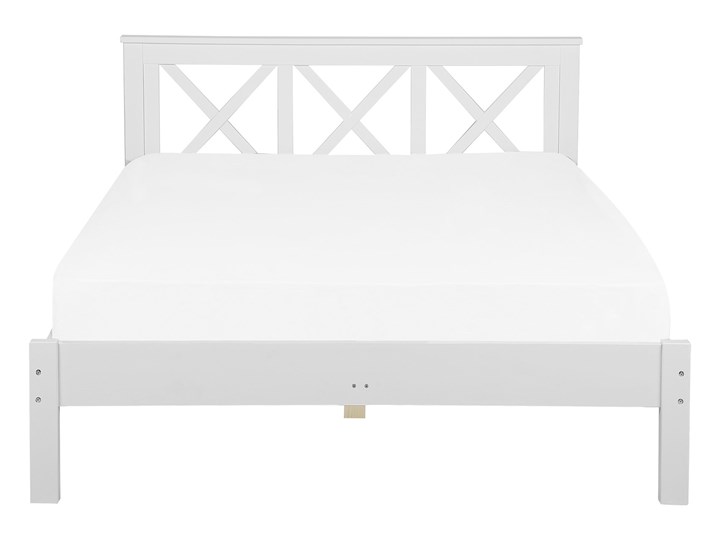 Łóżko ze stelażem białe drewniana rama ozdobne wezgłowie 140 x 200 cm rustykalny design Kolor Biały