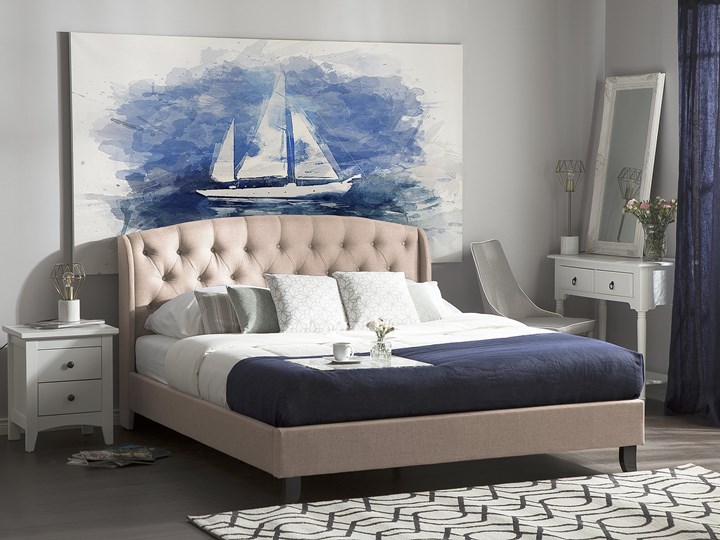 Łóżko beżowe tapicerowane 140 x 200 cm ze stelażem i pikowanym zagłówkiem Łóżko tapicerowane Kolor Beżowy