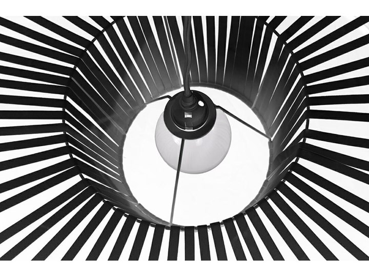 Lampa Capello z wygiętym kloszem insp. Vertigo Lampa z kloszem Lampa druciana Stal Metal Kategoria Lampy wiszące Tworzywo sztuczne Kolor Czarny