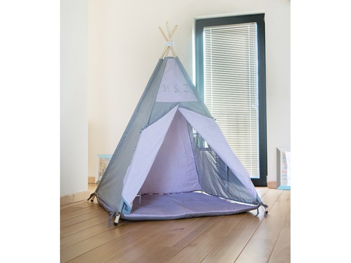 Tipi namiot dla dzieci z indywidualnym napisem i pomponami namiot tipi jak zrobić pomysły, inspiracje z homebook