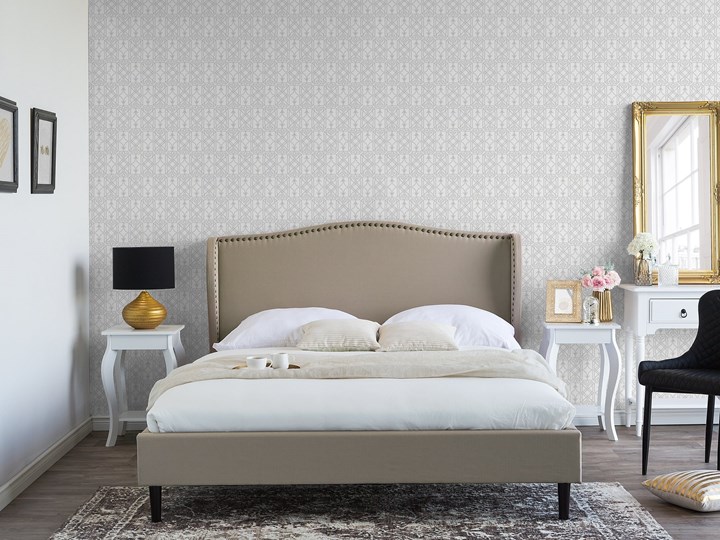 Łóżko ze stelażem tapicerowane beżowe 140 x 200 cm z zagłówkiem styl glamour Łóżko tapicerowane Kategoria Łóżka do sypialni