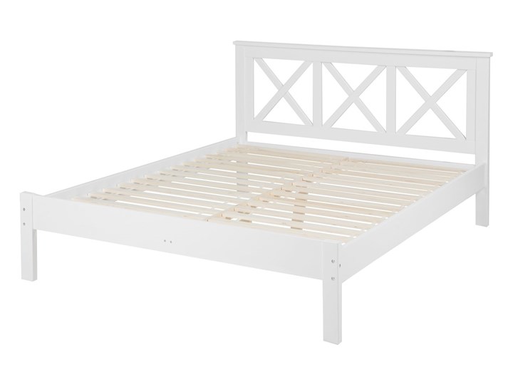 Łóżko ze stelażem białe drewniana rama ozdobne wezgłowie 140 x 200 cm rustykalny design Kolor Biały Kategoria Łóżka do sypialni
