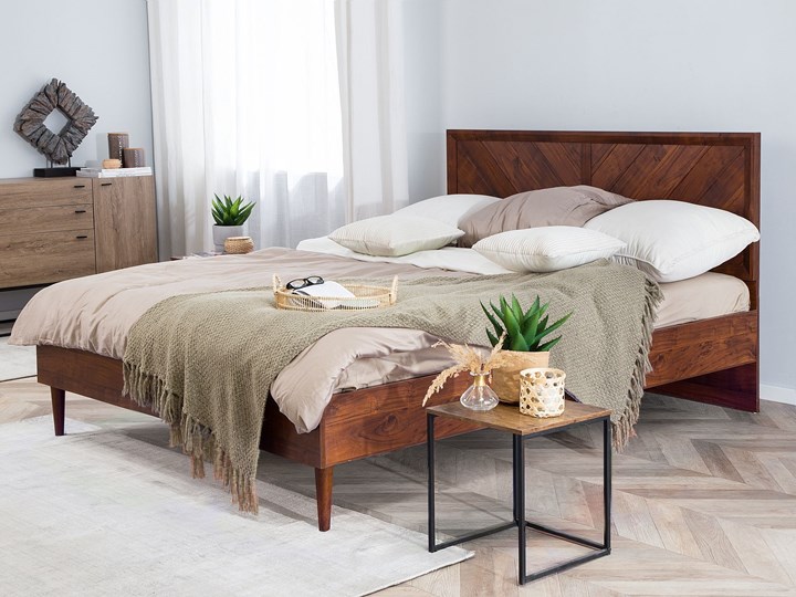 Łóżko LED ze stelażem ciemne drewno 140 x 200 cm wysokie wezgłowie kolorowe oświetlenie rustykalny design ramy Łóżko drewniane Kategoria Łóżka do sypialni