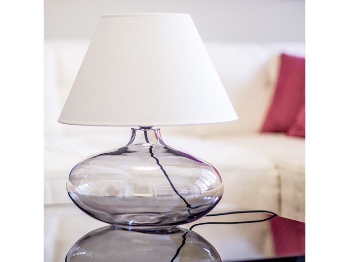 Klasyczna lampka stołowa Stockholm ze szkła Wysokość 47 cm Wysokość 22 cm Styl Nowoczesny Lampa z abażurem Lampa nocna Kategoria Lampy stołowe