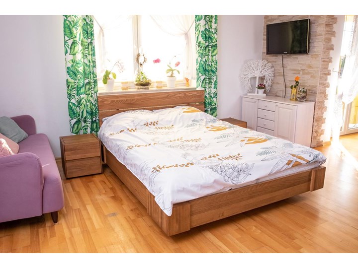 Zestaw: Beriet łóżko+2 szafki nocne z drewna bukowego lewitujące 140x200 cm Kategoria Zestawy mebli do sypialni Kolor Brązowy