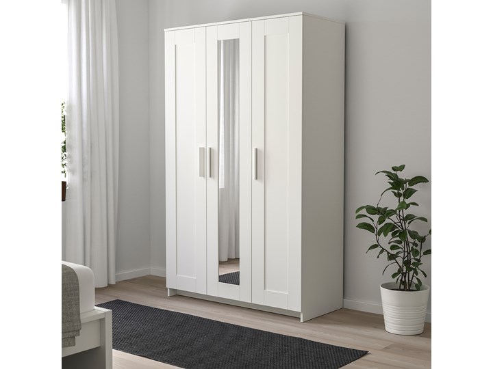 BRIMNES Szafa/3 drzwi Wysokość 190 cm Rodzaj drzwi Uchylne Szerokość 117 cm Głębokość 50 cm Płyta MDF Pomieszczenie Garderoba