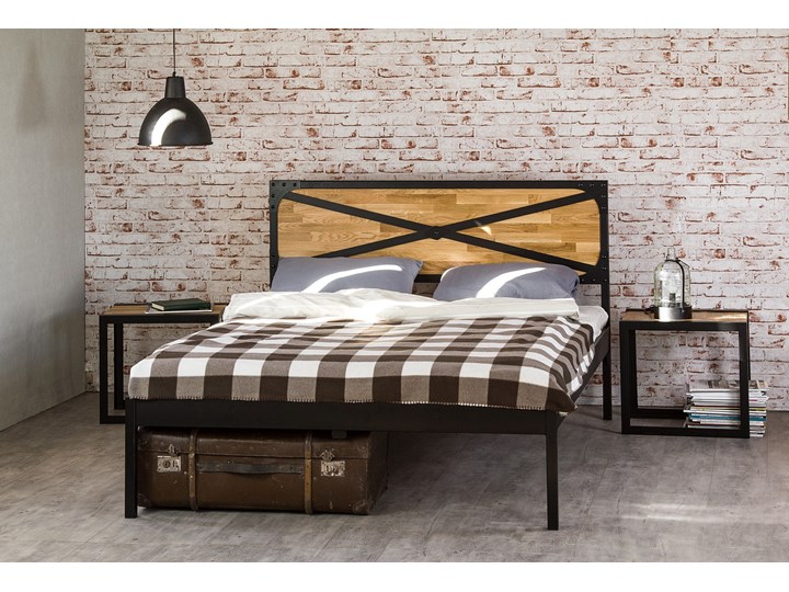 Łóżko drewniane z ramą metalową "Loft 3" z jednym szczytem Łóżko metalowe Rozmiar materaca 160x200 cm Kategoria Łóżka do sypialni