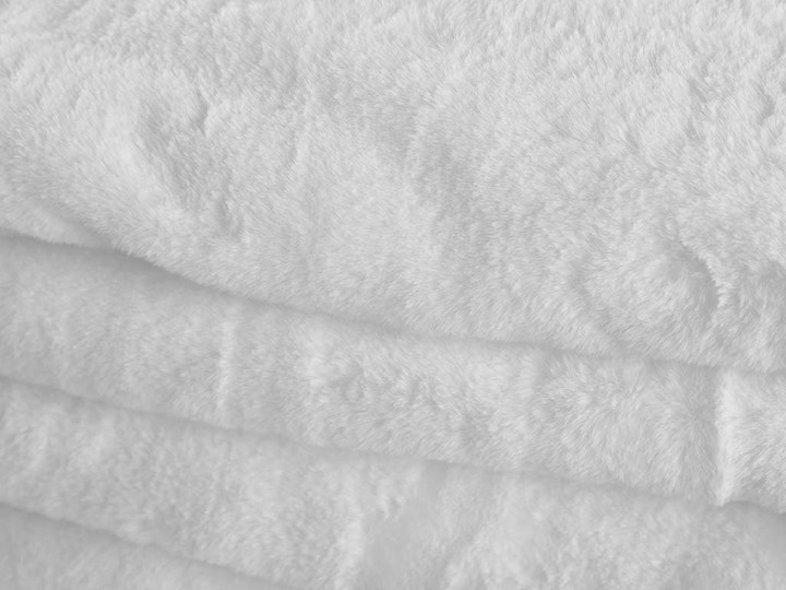 Narzuta Fauxfur White 220x240cm Kategoria Narzuty 220x240 cm Pomieszczenie Pokój nastolatka
