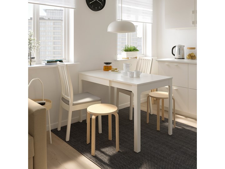 IKEA EKEDALEN / EKEDALEN Stół i 2 krzesła, biały/Orrsta jasnoszary, 80/120 cm Kategoria Stoły z krzesłami Pomieszczenie Jadalnia