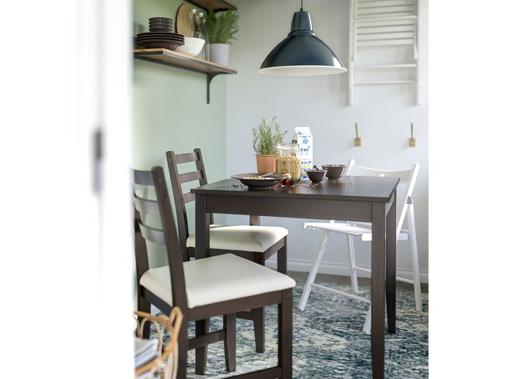 IKEA LERHAMN Stół i 2 krzesła, czarnybrąz/Vittaryd beżowy, 74x74 cm Pomieszczenie Jadalnia Kategoria Stoły z krzesłami