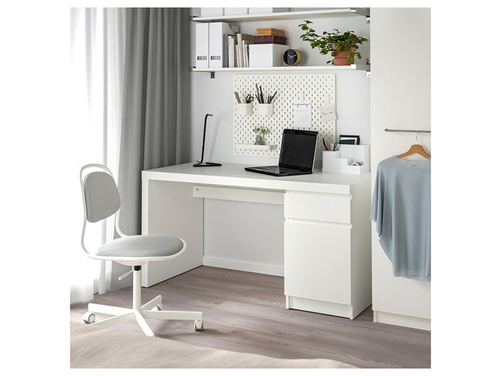 MALM Biurko Biurko tradycyjne Głębokość 65 cm Szerokość 140 cm Styl Nowoczesny Kategoria Biurka