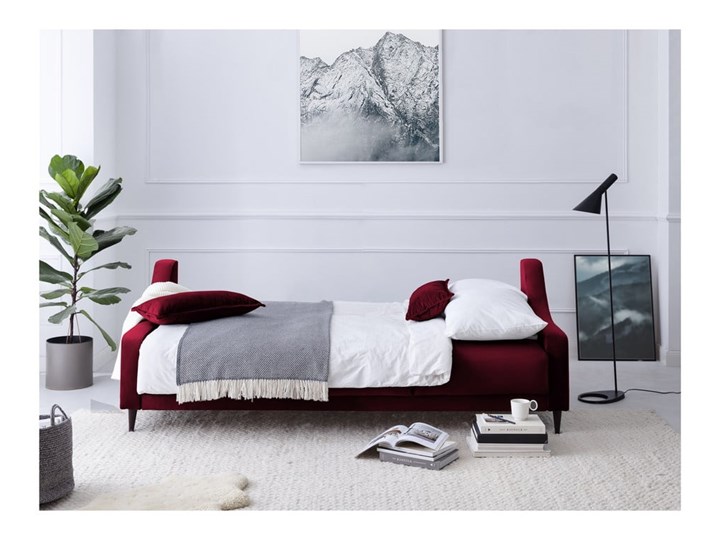 Czerwona rozkładana sofa ze schowkiem Mazzini Sofas Freesia, 215 cm Głębokość 135 cm Nóżki Na nóżkach