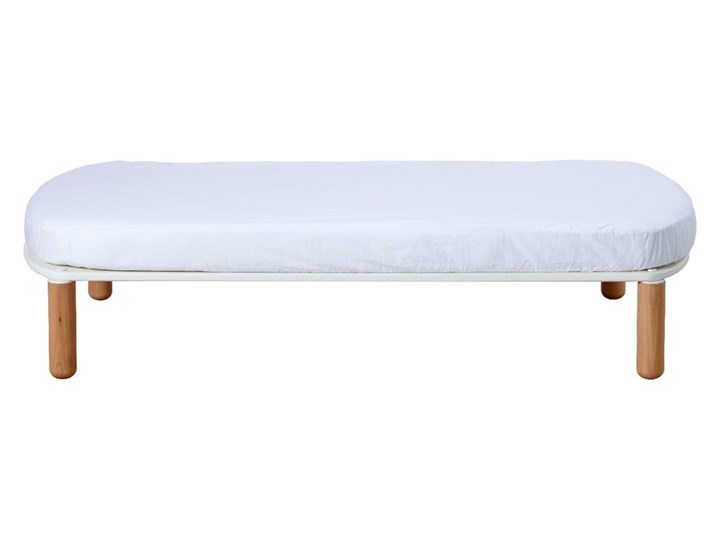 Białe łóżeczko dziecięce z drewna bukowego Flexa Baby, 70x140 cm Łóżeczka drewniane Drewno Kolor Biały