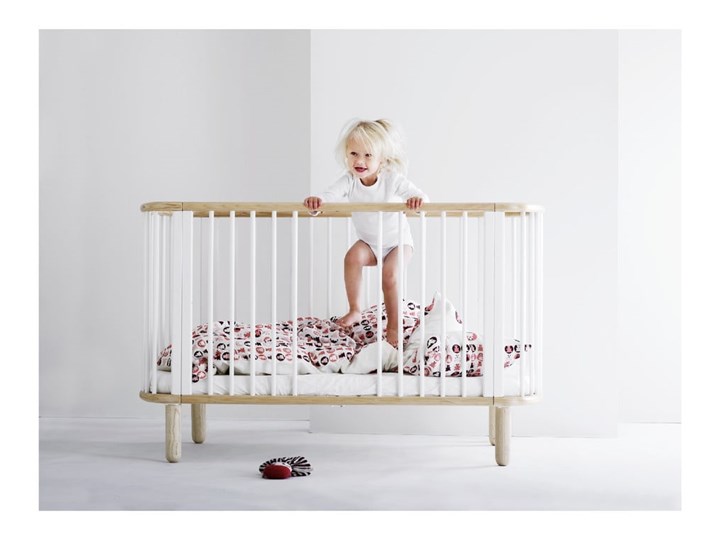 Białe łóżeczko dziecięce z drewna bukowego Flexa Baby, 70x140 cm Drewno Kolor Biały Łóżeczka drewniane Kategoria