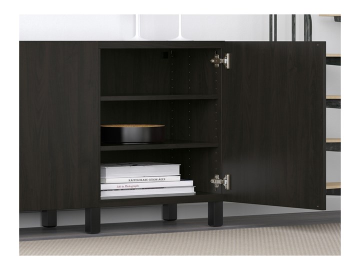 IKEA BESTÅ Kombinacja z drzwiami, Czarnybrąz/Lappviken/Stubbarp czarnybrąz, 180x42x74 cm Szerokość 142 cm Wysokość 96 cm Płyta MDF Z szafkami i szufladami Płyta meblowa Głębokość 42 cm Kategoria Komody