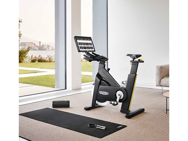 TECHNOGYM BIKE - Licencja Revolution i 1Rebel 12 miesięcy / Hantle 1,5 kg Kategoria Rowerki stacjonarne