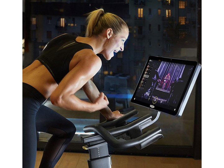 TECHNOGYM BIKE - Licencja Revolution i 1Rebel 12 miesięcy / Hantle 1,5 kg Kategoria Rowerki stacjonarne