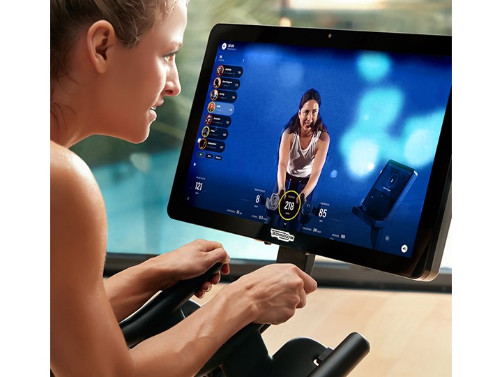 TECHNOGYM BIKE - Licencja Revolution i 1Rebel 12 miesięcy / Hantle 1,5 kg Kategoria Rowerki stacjonarne